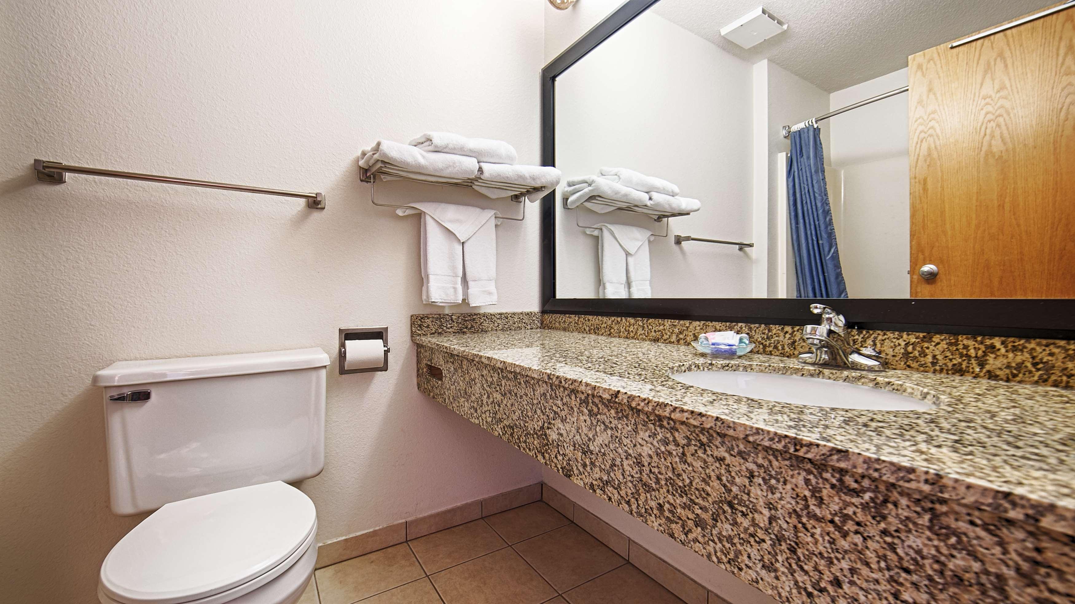 Best Western Of Huron Екстериор снимка