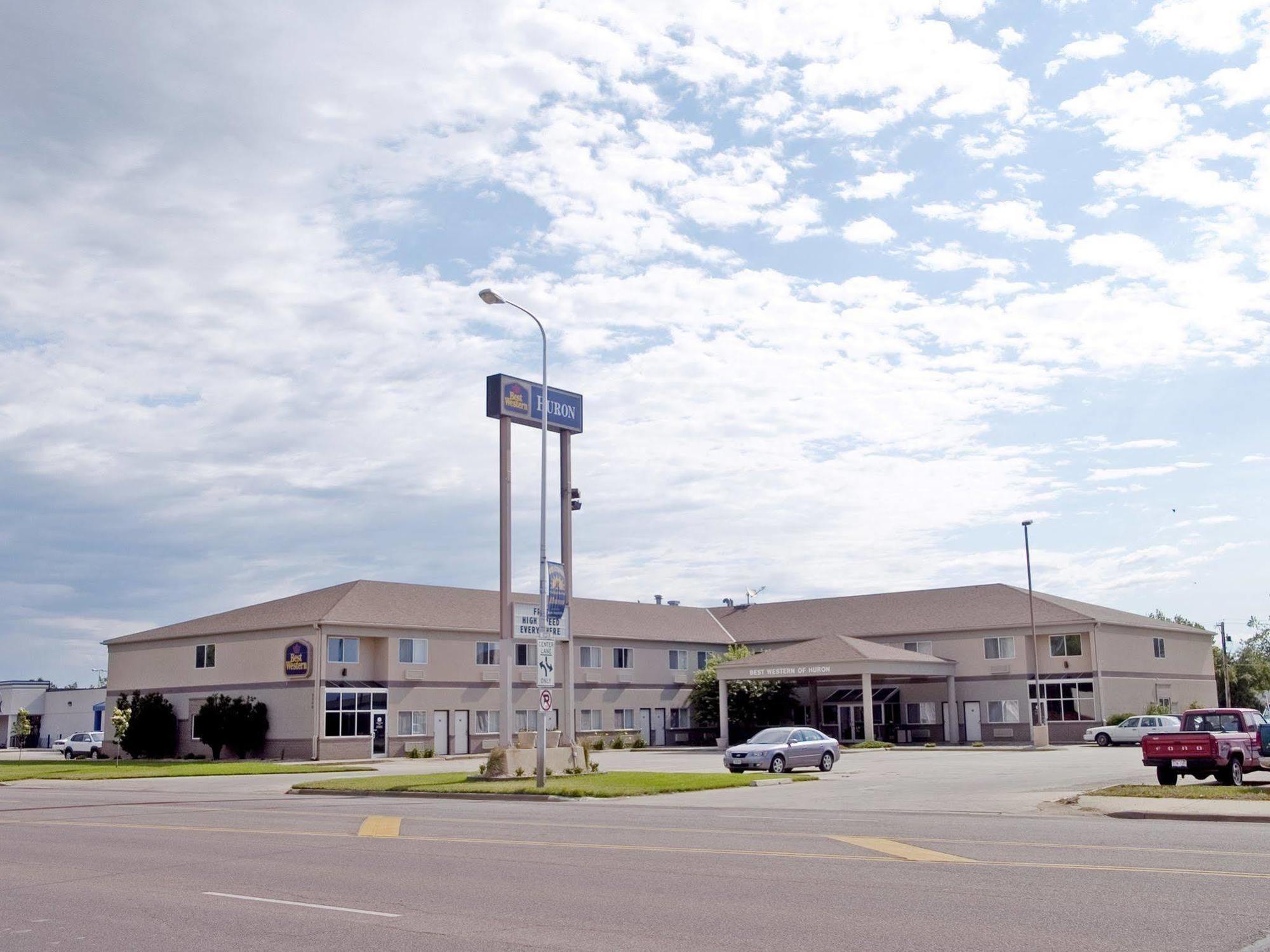 Best Western Of Huron Екстериор снимка